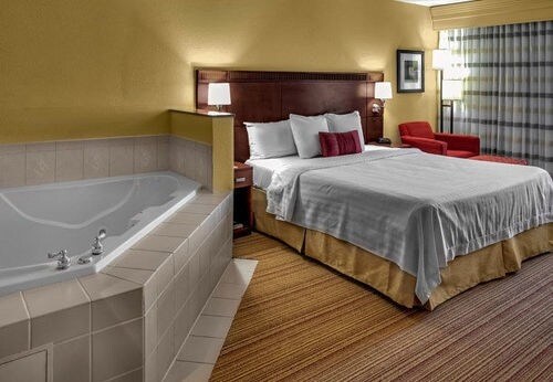 More Photos Of 580 Millennium Blvd, Brunswick Hotel For Sale