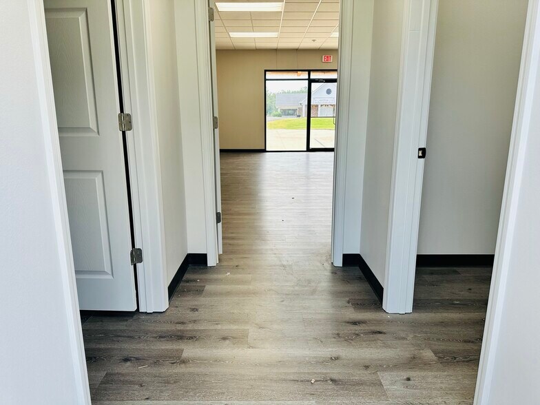 More Photos Of 1195 E Main St, Melbourne Loft Creative Space For Sale