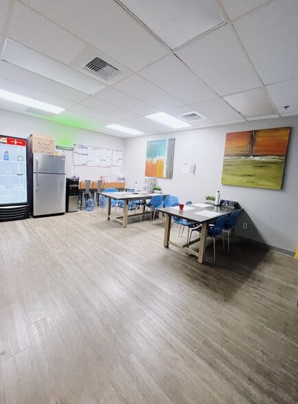 More Photos Of 335 N 3rd St, Burbank Apartments For Lease