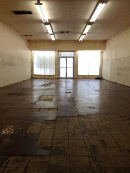 More Photos Of 3512 W Victory Blvd, Burbank Storefront For Sale