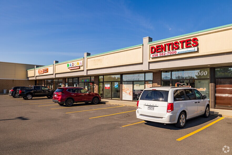 More Photos Of 515 Boul Lacombe, Repentigny Freestanding For Lease