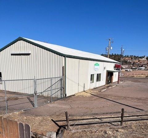 More Photos Of 101 W Aero Dr, Payson General Retail For Lease