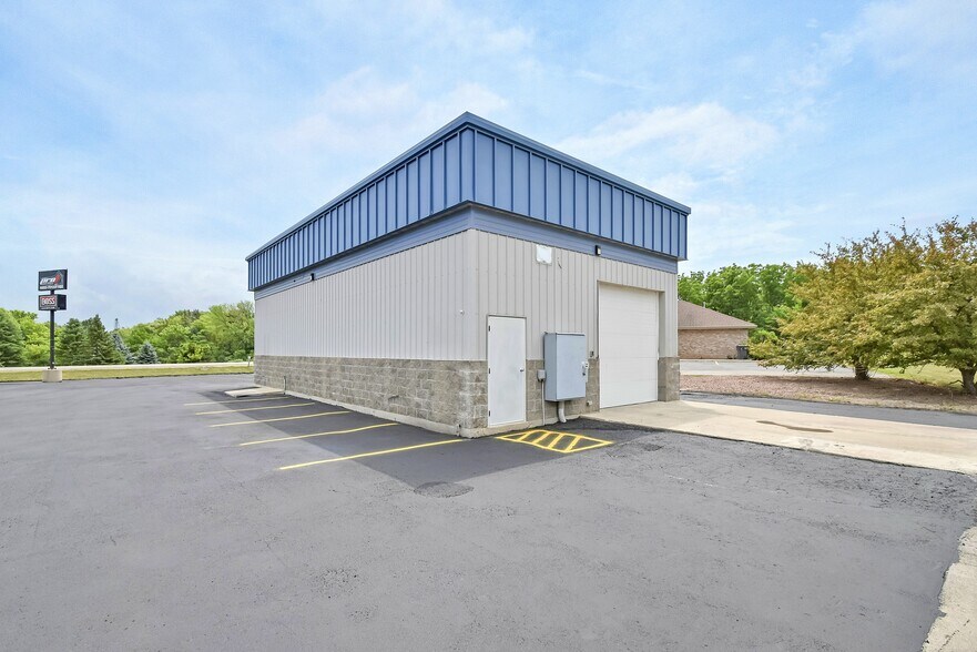 More Photos Of 615 County Road R, Denmark Auto Repair For Sale