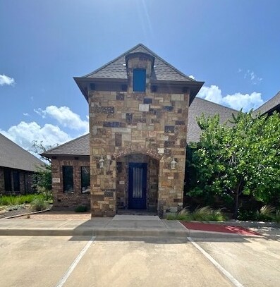 More Photos Of 9125 Belshire Dr, North Richland Hills Office For Lease