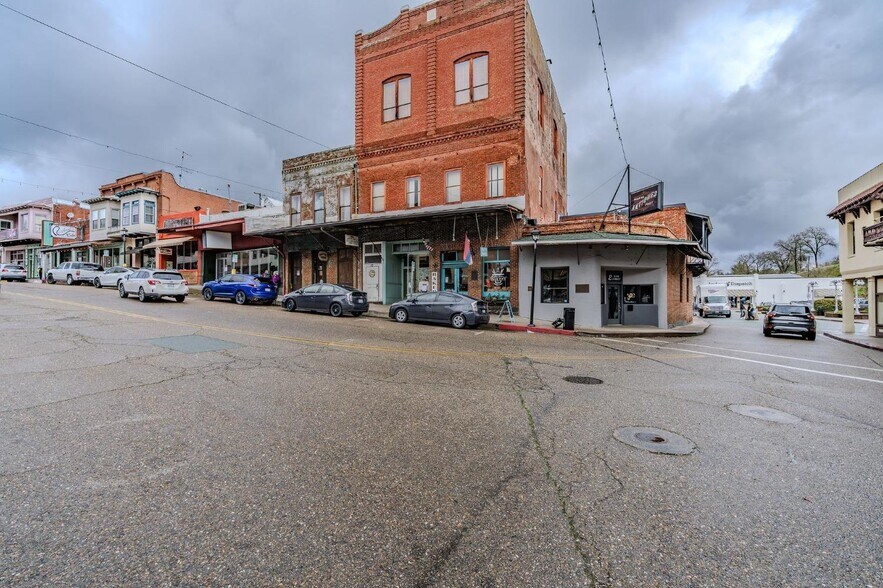 More Photos Of 4 Main St, Jackson General Retail For Sale