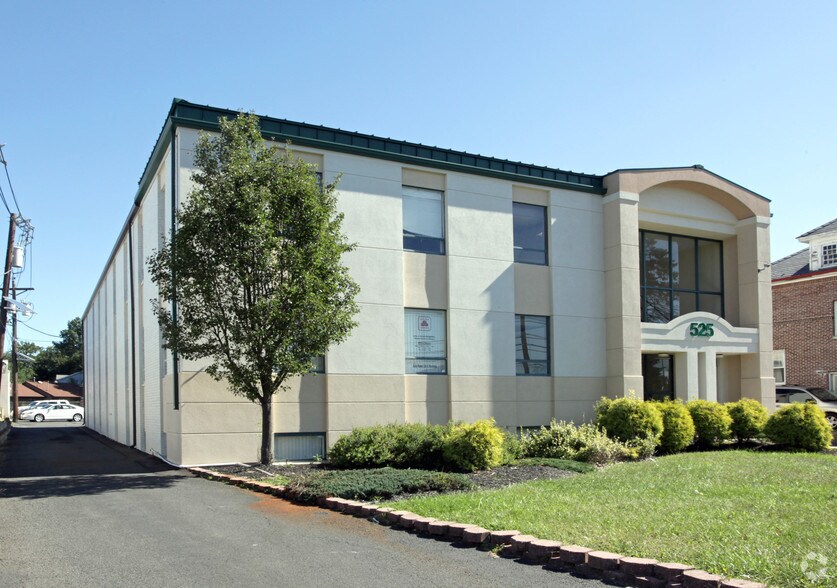 More Photos Of 525 Milltown Rd, North Brunswick Office For Lease