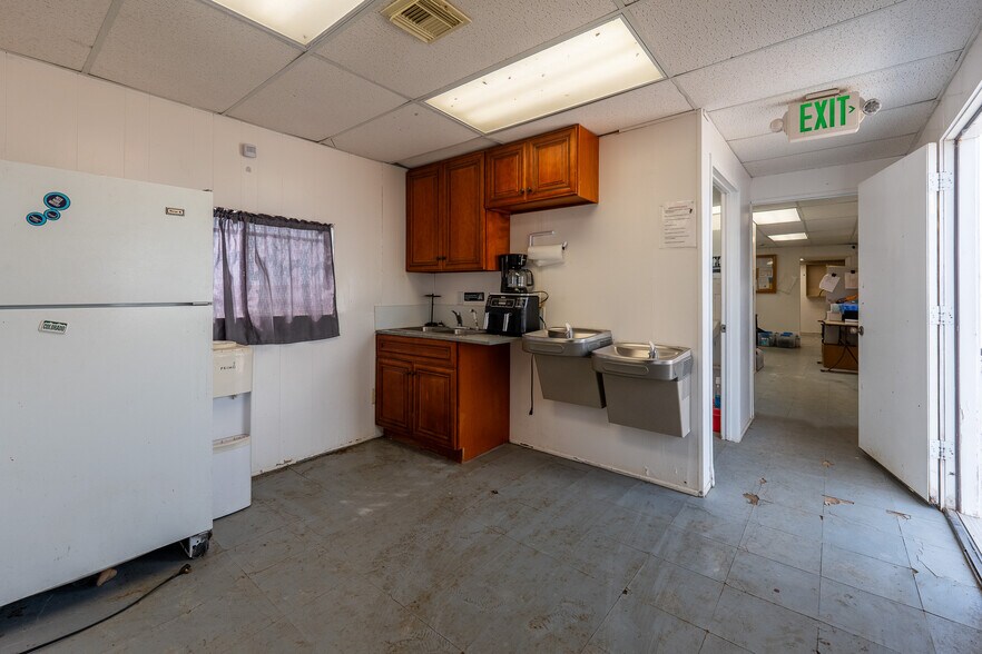 More Photos Of 500 Parsons, Walsenburg Specialty For Sale