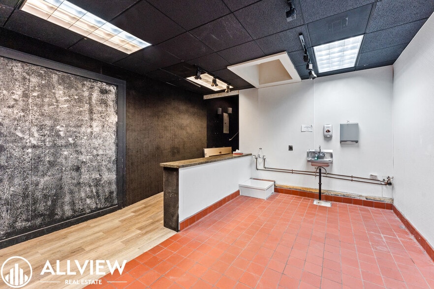 More Photos Of 263 Forest Ave, Laguna Beach Freestanding For Lease