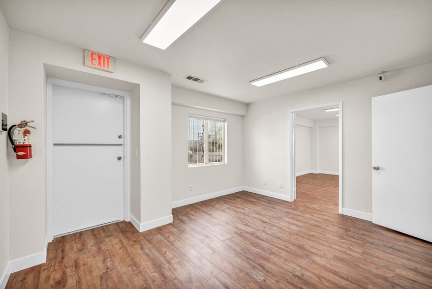 More Photos Of 4040 Arcata Way, North Las Vegas Light Manufacturing For Lease