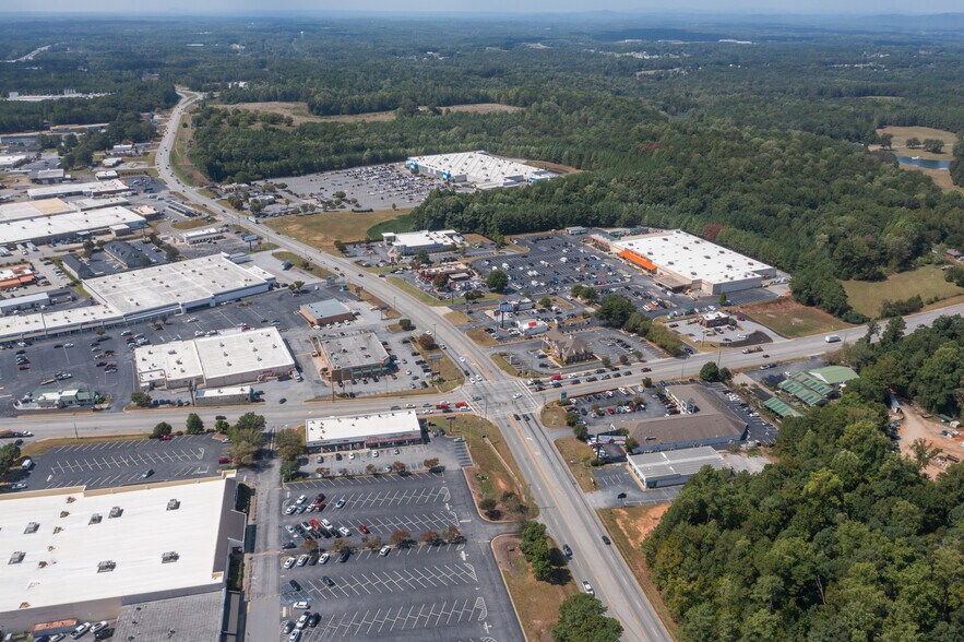 More Photos Of 1592 Sandifer Blvd, Seneca Freestanding For Lease