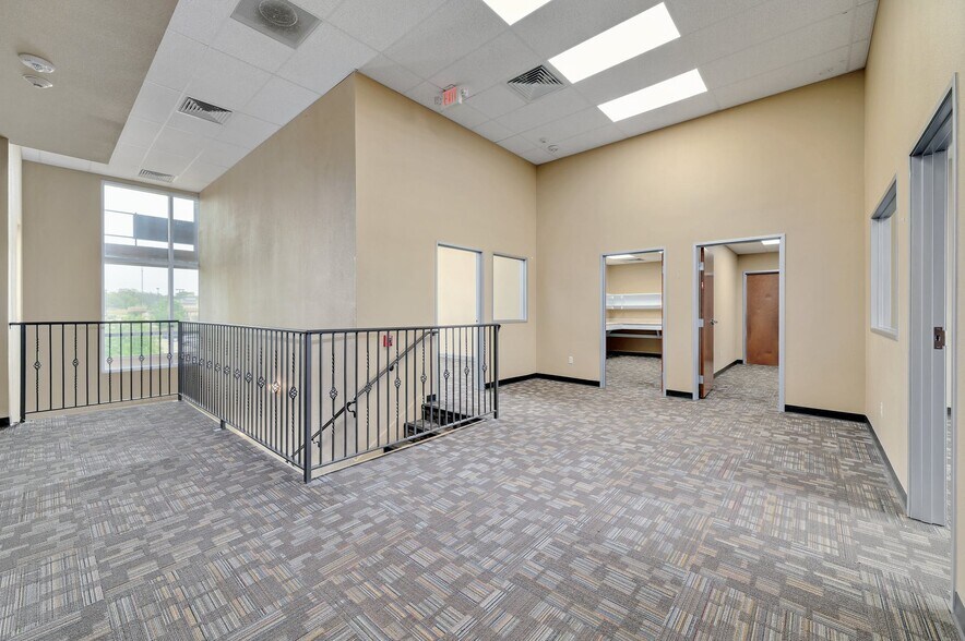 More Photos Of 333 US HWY 290 E, Dripping Springs Unknown For Lease