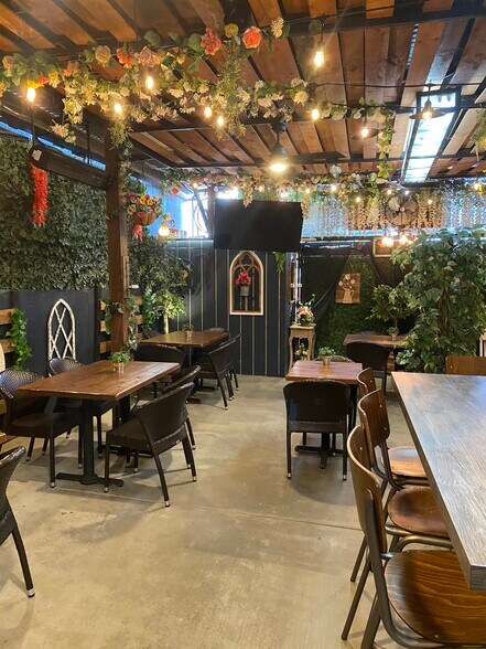More Photos Of 429 W Arbor Vitae St, Inglewood Restaurant For Lease