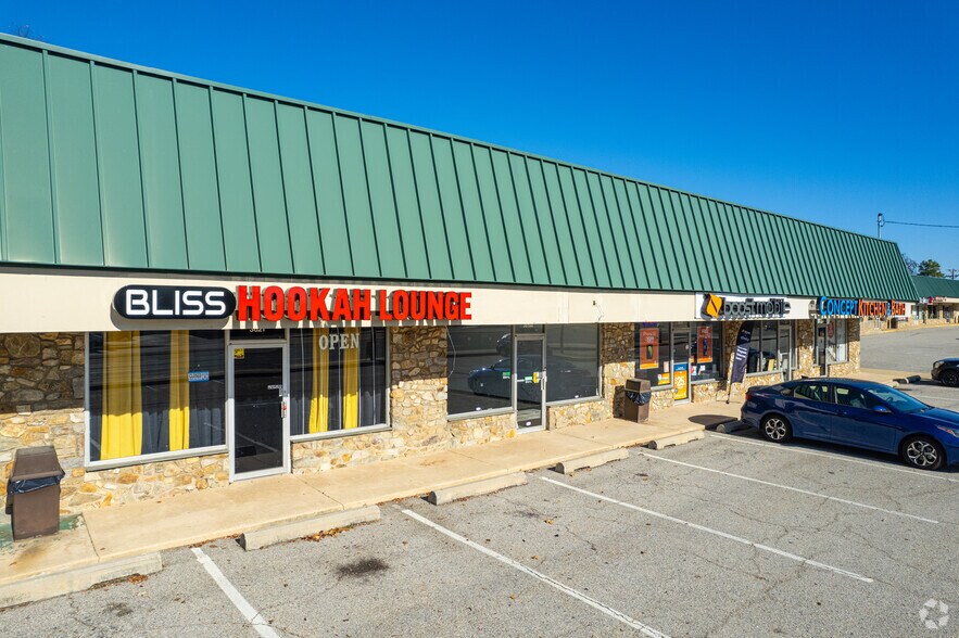 More Photos Of 3613-3623 Kirkwood Hwy, Wilmington Unknown For Lease