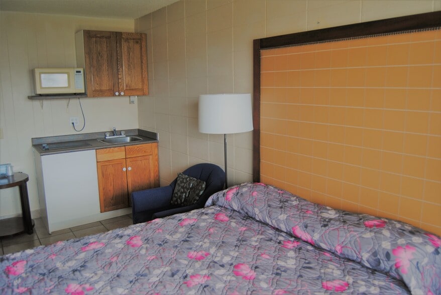 More Photos Of 3925 Gateway Blvd NW, Edmonton Hotel For Sale