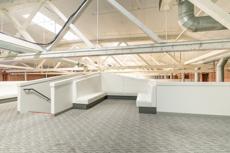 More Photos Of 5903-5909 Christie Ave, Emeryville Office For Sale