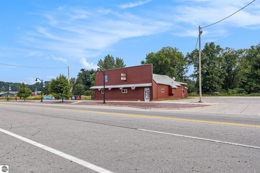 More Photos Of 116 W Wexford Ave, Buckley General Retail For Sale