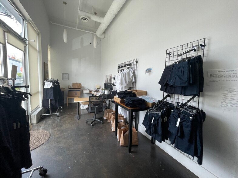 More Photos Of 18663 52nd Ave, Surrey Warehouse For Lease