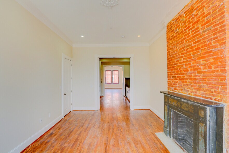 More Photos Of 2116-2118 Saint Paul St, Baltimore Apartments For Sale