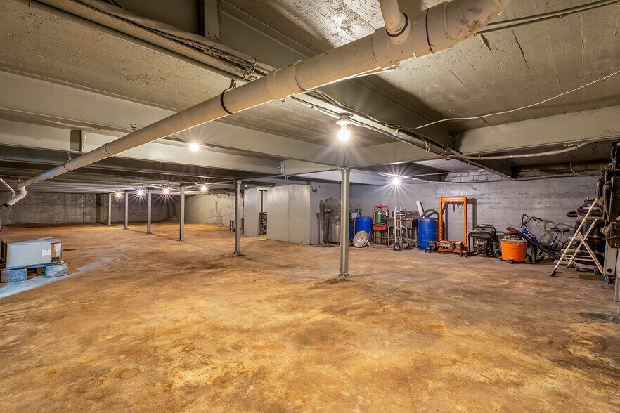 More Photos Of 2820-2824 Bailey Ave, Buffalo Freestanding For Sale