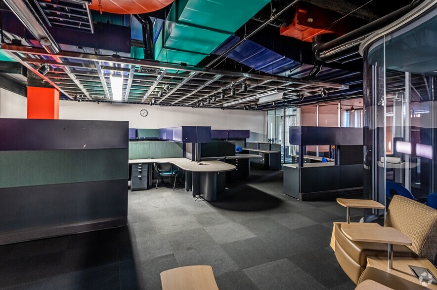 More Photos Of 625 N Grand Ave, Santa Ana Office For Sale