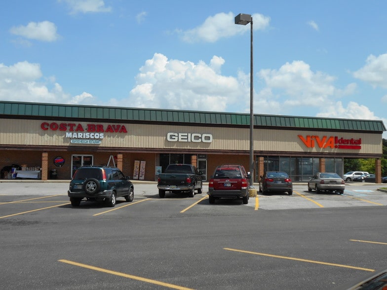 More Photos Of 6250 W 38th St, Indianapolis Unknown For Lease