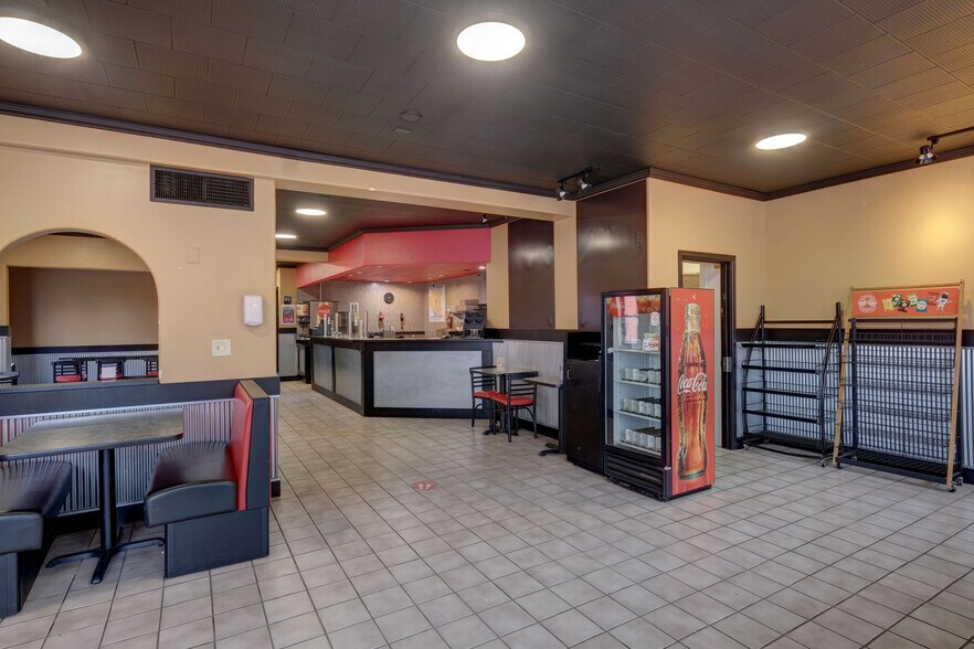 More Photos Of 329 4th St, Wausau Storefront Retail Residential For Sale