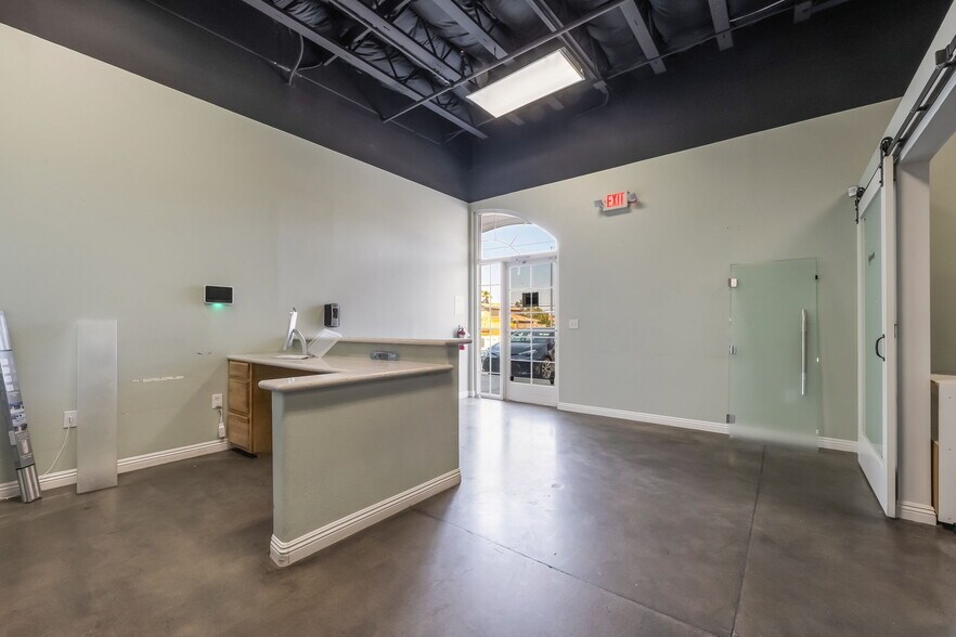 More Photos Of 8665 S Eastern Ave, Las Vegas Office For Lease