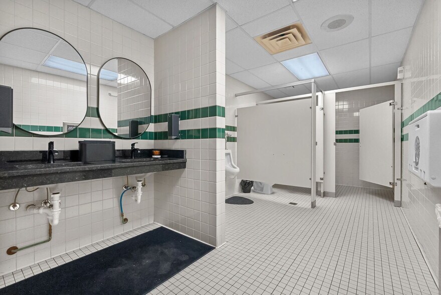 More Photos Of 983 N Highway 123 Byp, Seguin Restaurant For Sale