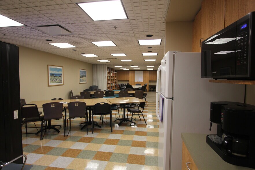 More Photos Of 1051 W Rand Rd, Arlington Heights Medical For Lease