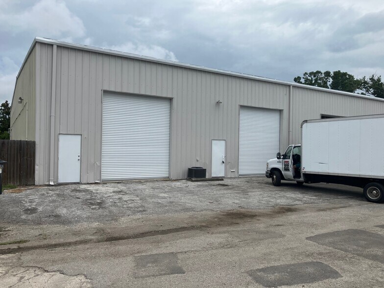 More Photos Of 9161 131st Pl N, Largo Warehouse For Lease