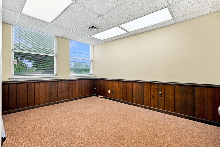 More Photos Of 3506 Memorial Ave, Lynchburg Office For Sale