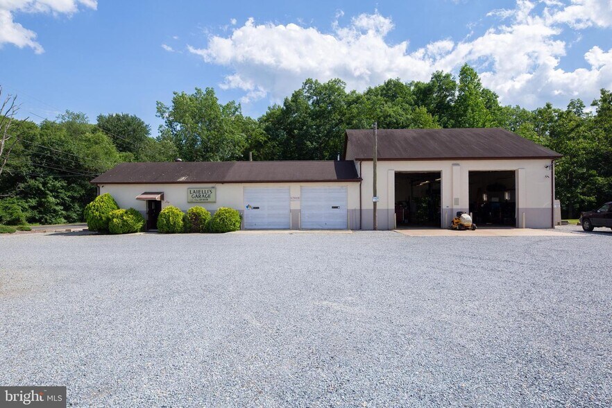 Primary Photo Of 5373 Chestnut Ave, Vineland Auto Repair For Sale