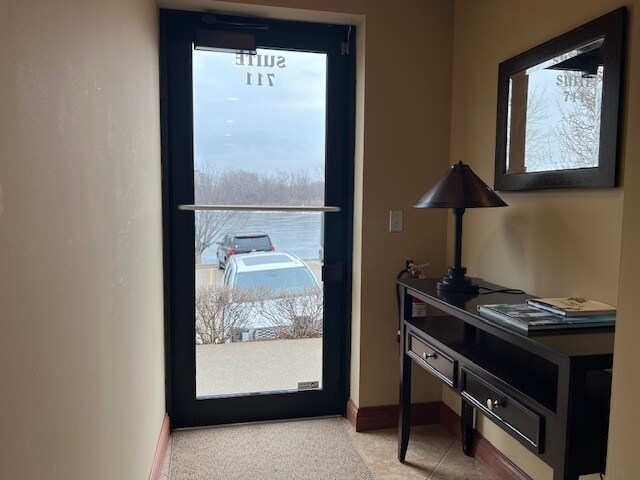 More Photos Of 707 Ridgeview Dr, McHenry Flex For Sale