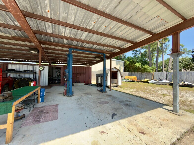 More Photos Of 2952 Westfield Rd, Gulf Breeze Industrial For Sale