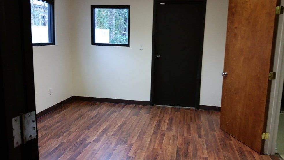 More Photos Of 809 College St, Shreveport Office For Sale