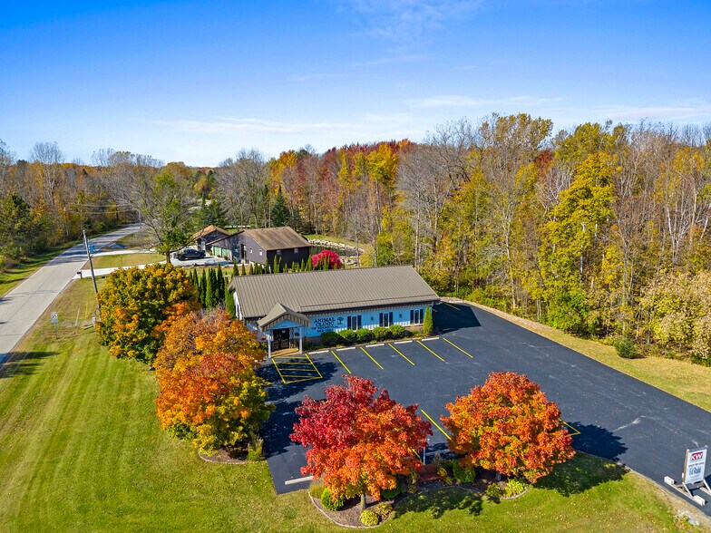 More Photos Of 14605 Velp Ave, Suamico Veterinarian Kennel For Lease