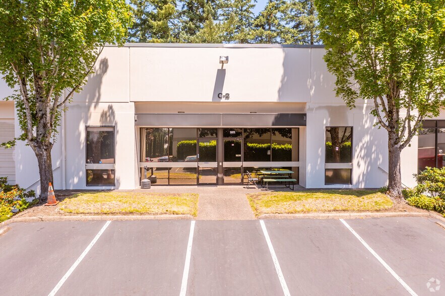 More Photos Of 9775 SW Commerce Cir, Wilsonville Warehouse For Sale