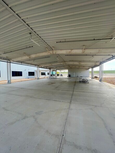 More Photos Of 2336 US-183, Cuero Warehouse For Sale