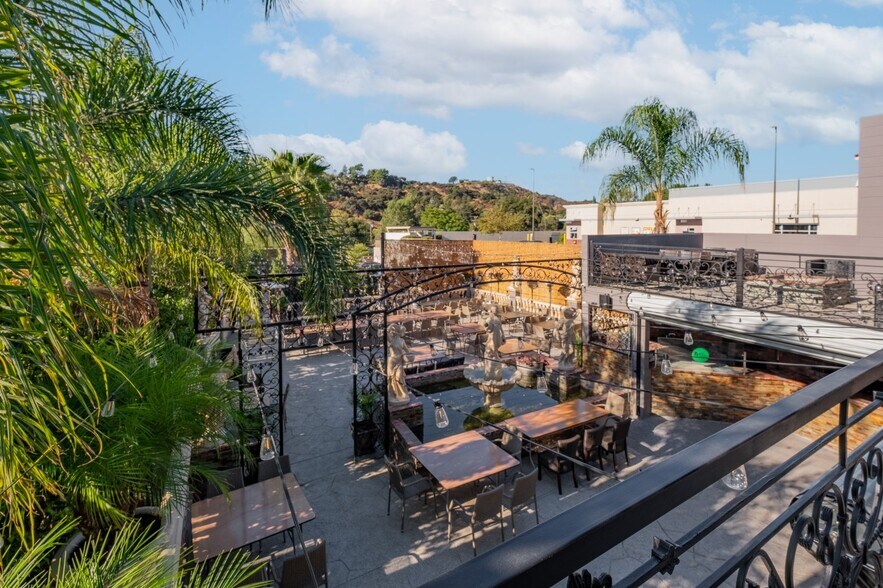 More Photos Of 6500 Foothill Blvd, Tujunga Restaurant For Sale