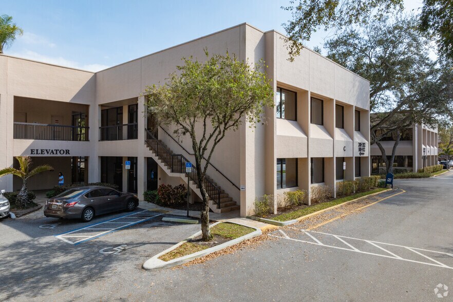 More Photos Of 11380 Prosperity Farms Rd, Palm Beach Gardens Medical For Lease