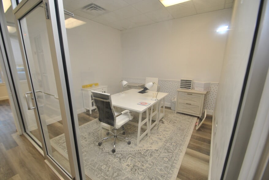 More Photos Of 34-38 Main St, Toms River Office For Lease