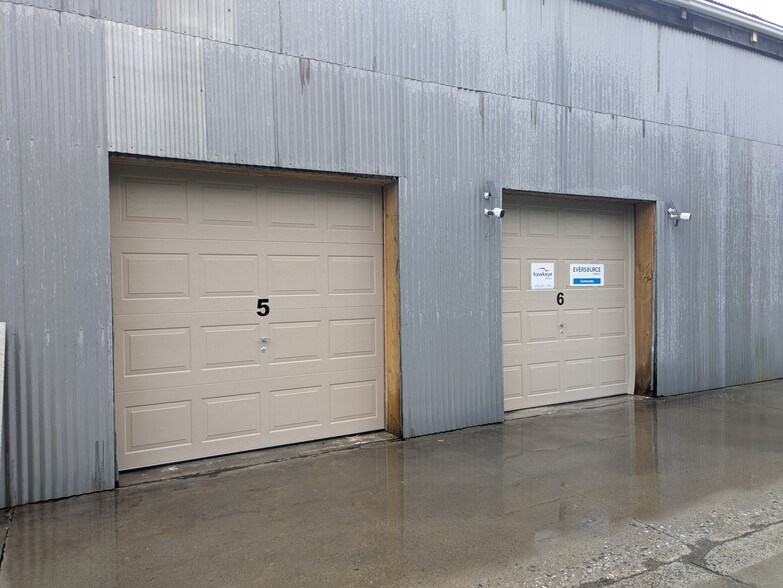 More Photos Of 6 Railroad Yard Rd, Deerfield Light Distribution For Lease