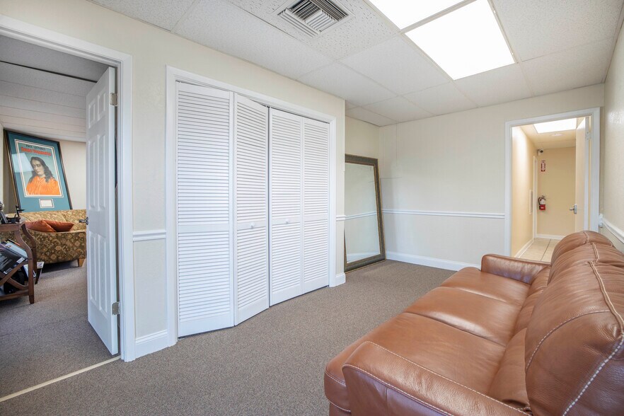 More Photos Of 7212 US Highway 19, New Port Richey Office For Sale