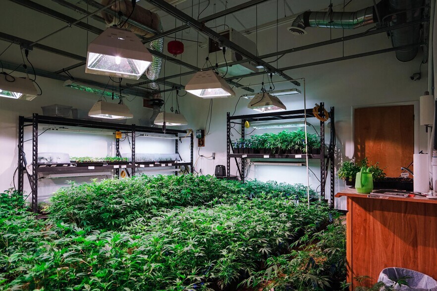 More Photos Of 2340 Bennett Rd, Rye Specialty For Sale