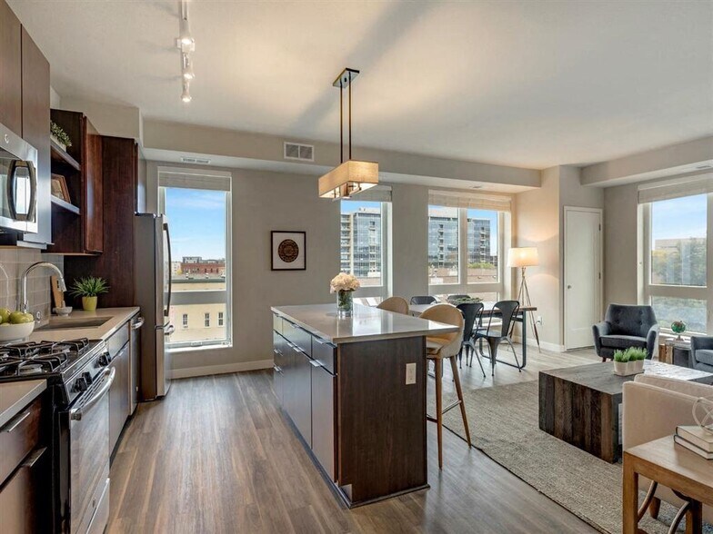 More Photos Of 10 2nd St SE, Minneapolis Apartments For Lease