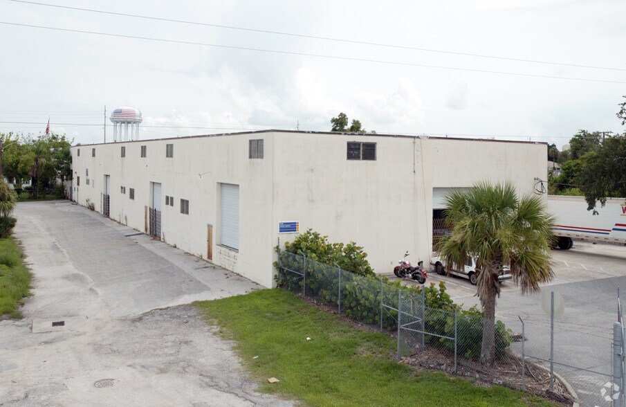 Primary Photo Of 440 Railroad Ave, Cocoa Distribution For Lease