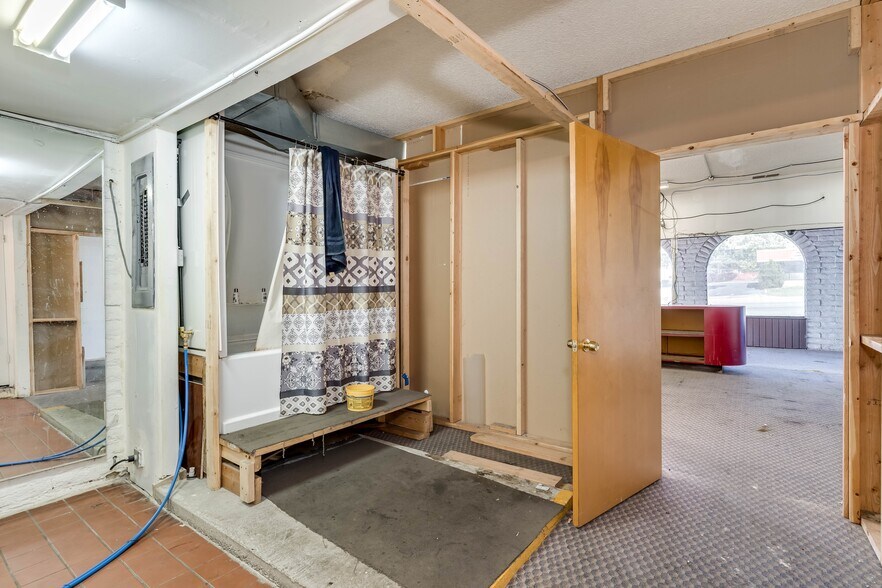 More Photos Of 3715 S Washington Blvd, Ogden Freestanding For Sale