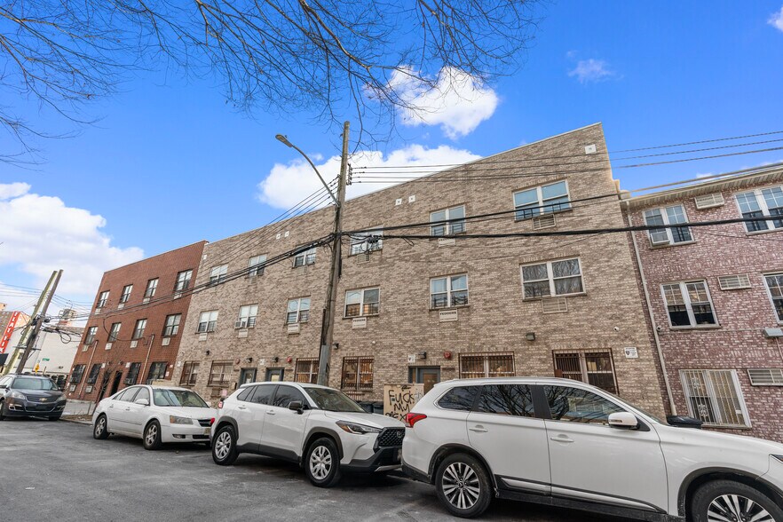 More Photos Of 1684 Banyer Pl, Bronx Apartments For Sale
