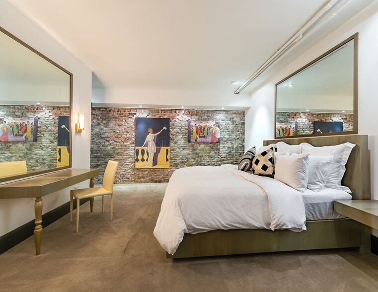 More Photos Of 213 Printers Aly, Nashville General Retail For Sale