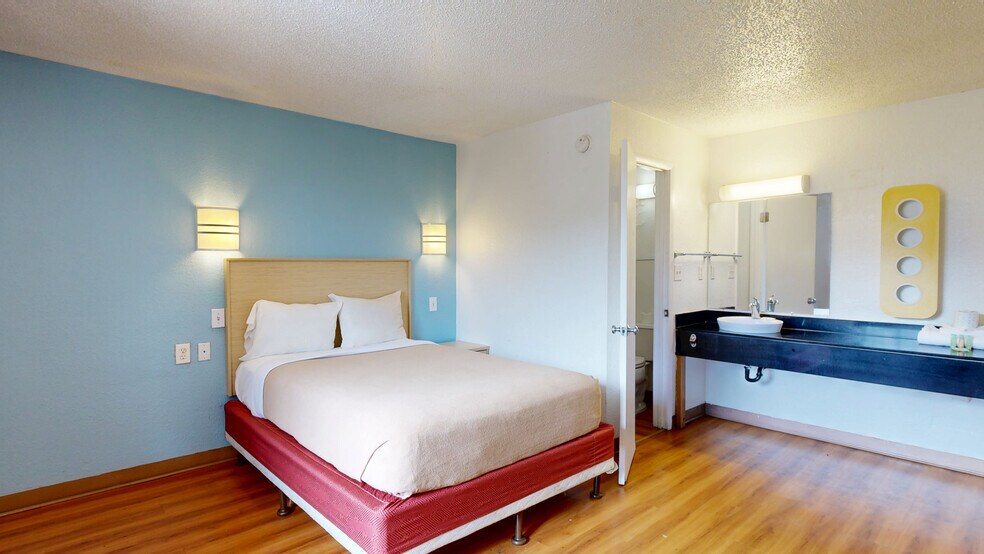 More Photos Of 2738 N Monroe St, Tallahassee Hotel For Sale